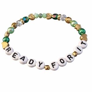 …Ready For It? Taylor Swift Handmade Friendship Bracelet